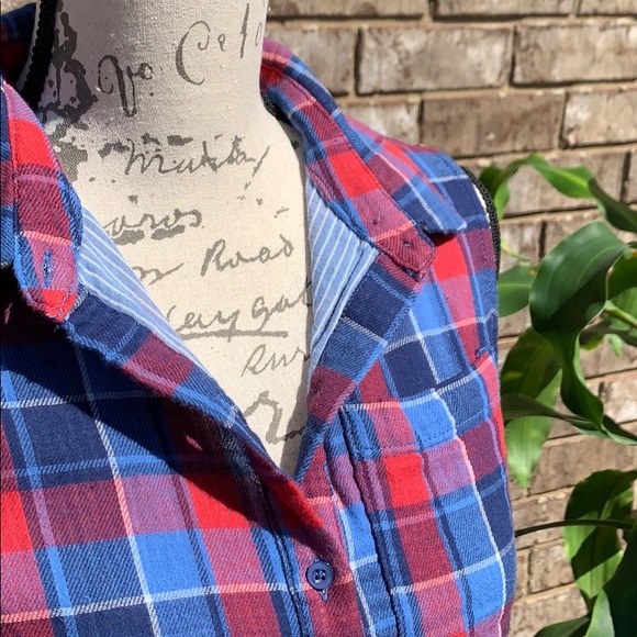 ✨💙❤️NEW❤️💙✨ Raw Edge Red and Blue Plaid Tank Top - Picture 6 of 8